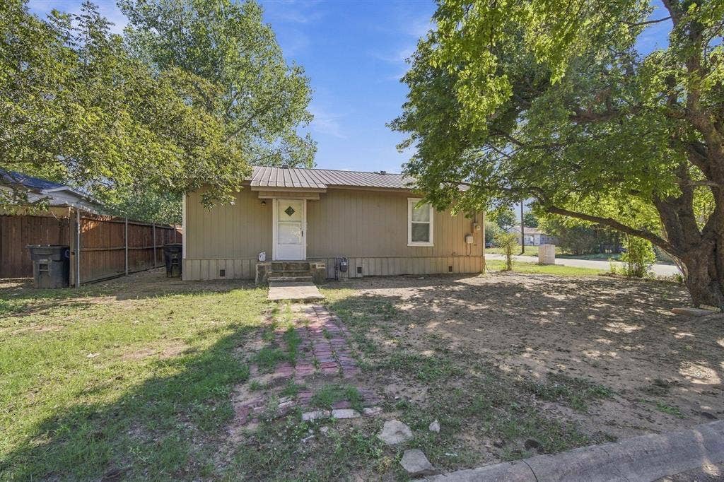405 N Atlantic Street, #407, Cleburne, TX 76031