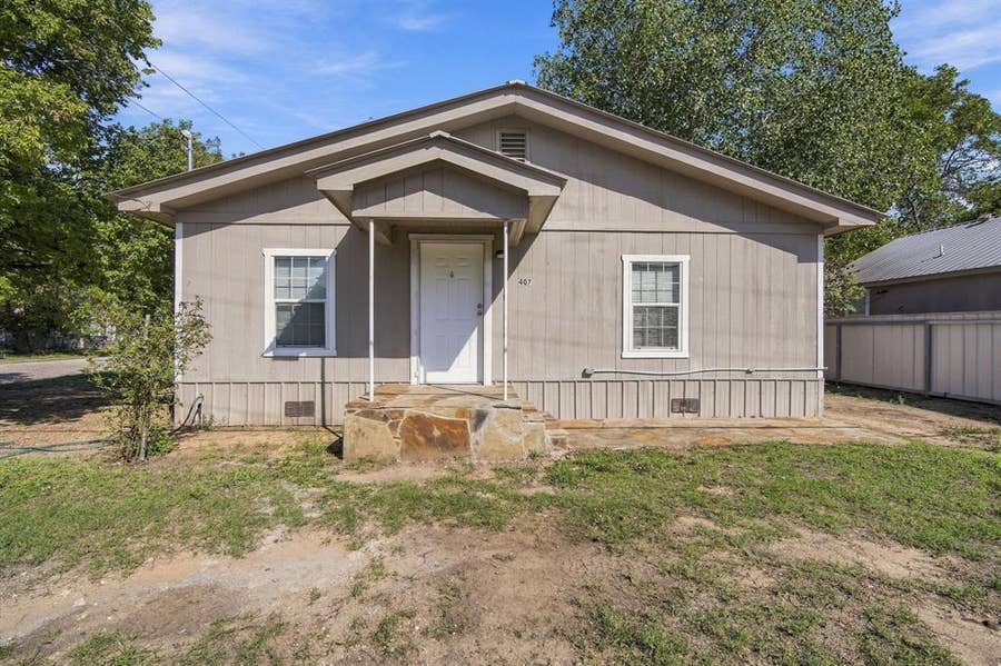 Property photo for 405 N Atlantic Street, #407, Cleburne, TX