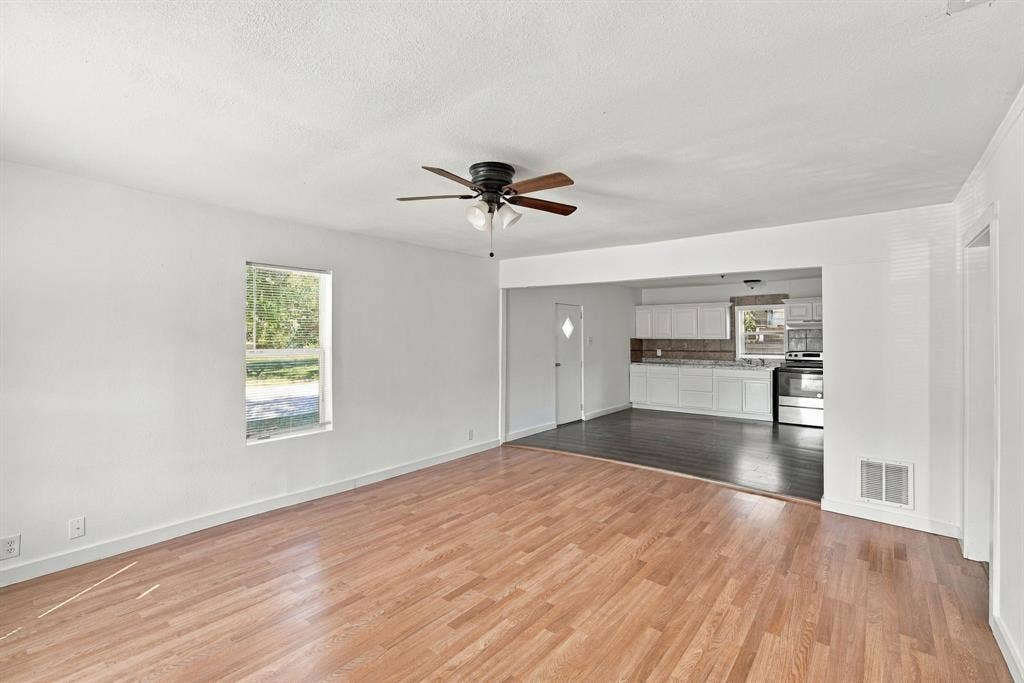 405 N Atlantic Street, #407, Cleburne, TX 76031