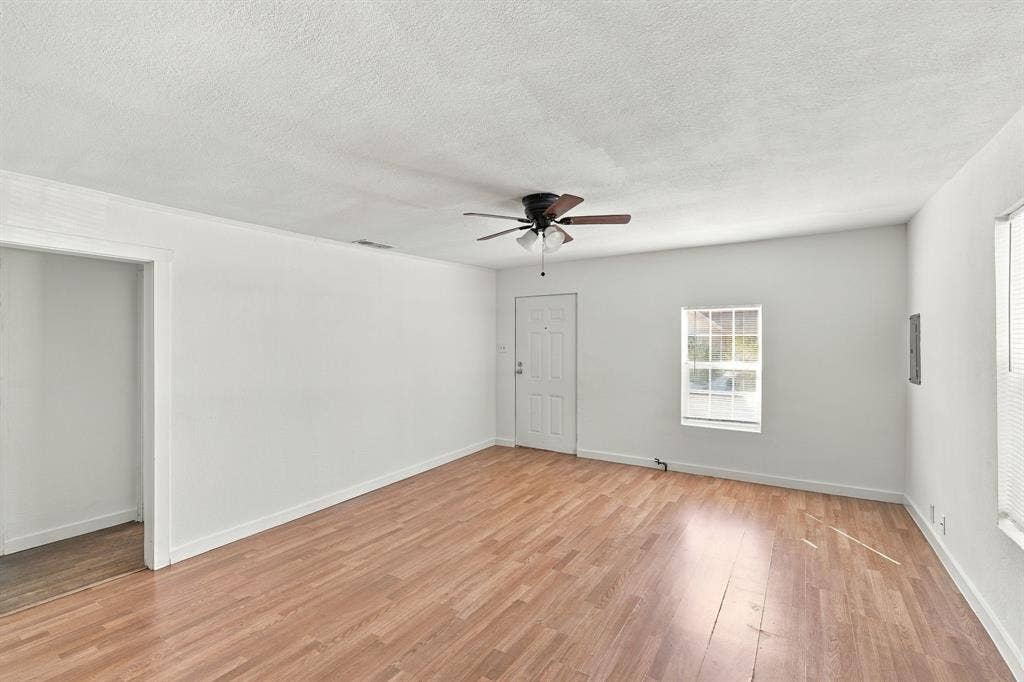 405 N Atlantic Street, #407, Cleburne, TX 76031