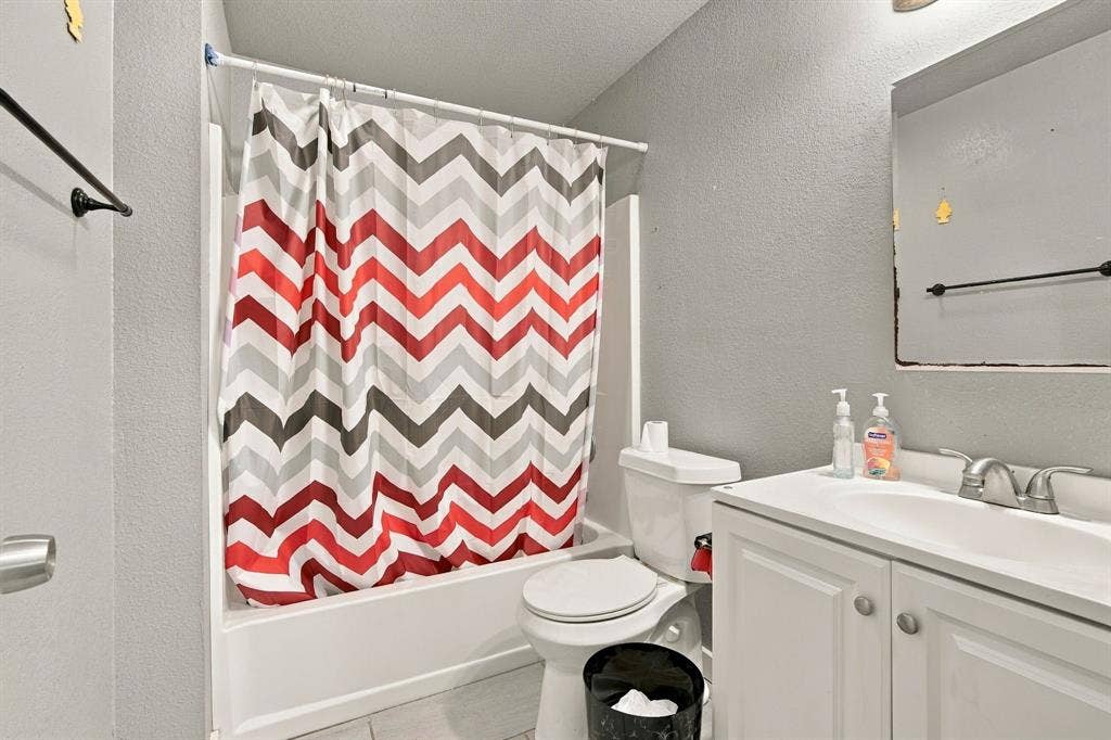 405 N Atlantic Street, #407, Cleburne, TX 76031