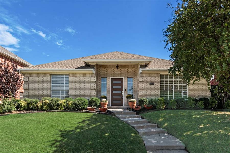 Property photo for 4104 Creekmeadow Drive, Carrollton, TX