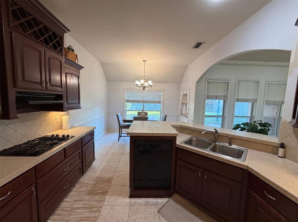 2127 Rana Park, Flint, TX 75762 2127 Rana Park, Flint, TX 75762