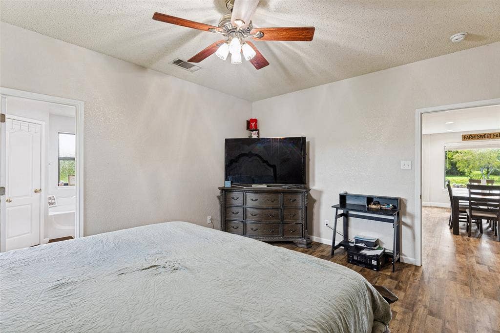8525 County Road 528, Burleson, TX 76028