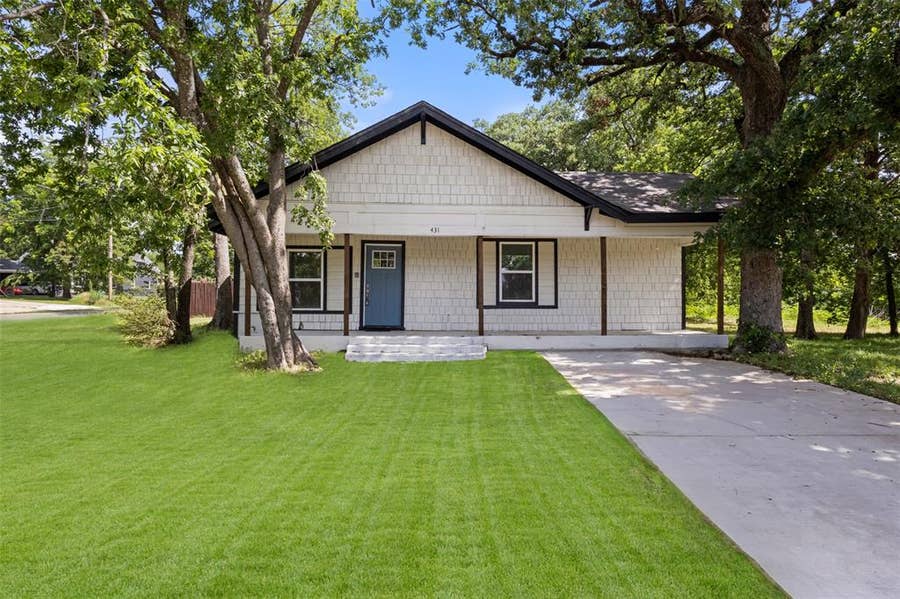 Property photo for 431 W Texas Street, Denison, TX