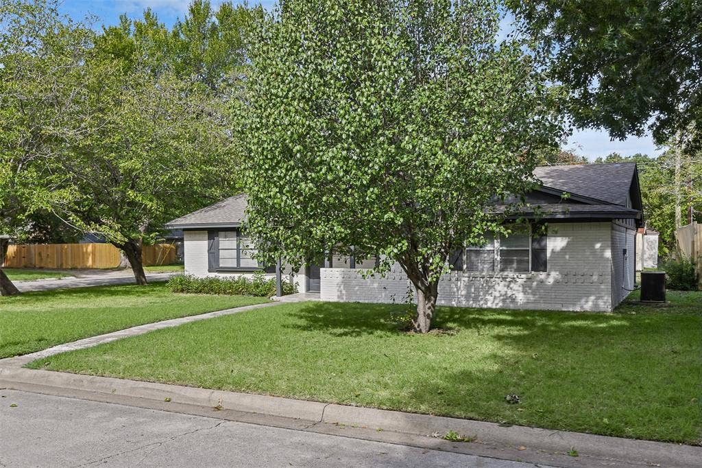 116 San Jacinto Street, Waxahachie, TX 75165 116 San Jacinto Street, Waxahachie, TX 75165