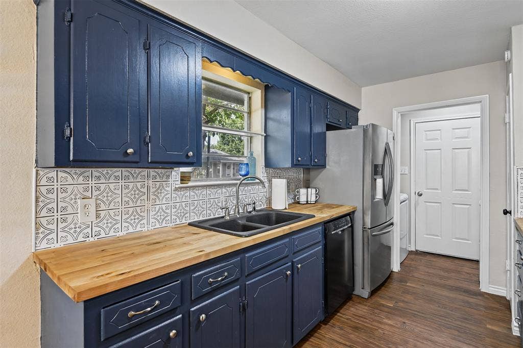 116 San Jacinto Street, Waxahachie, TX 75165 116 San Jacinto Street, Waxahachie, TX 75165