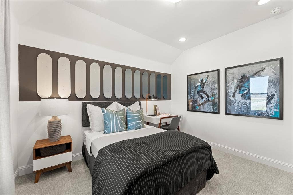 44. 2146 Bloombury - Bed 4.JPG