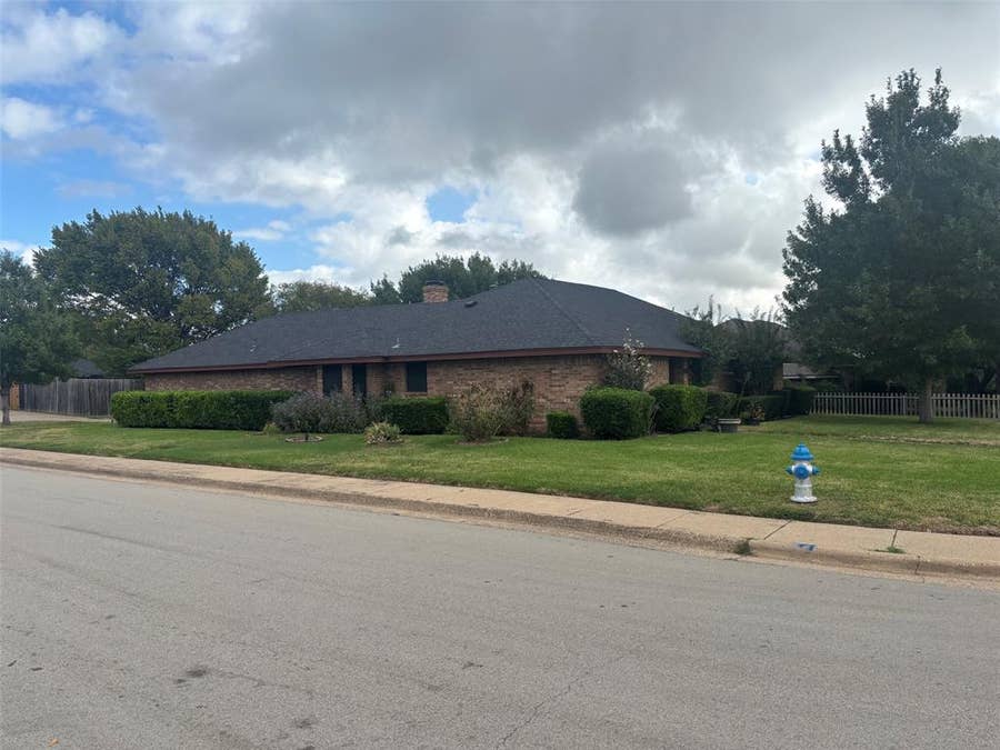 Property photo for 1335 Briarmeade Drive, Duncanville, TX