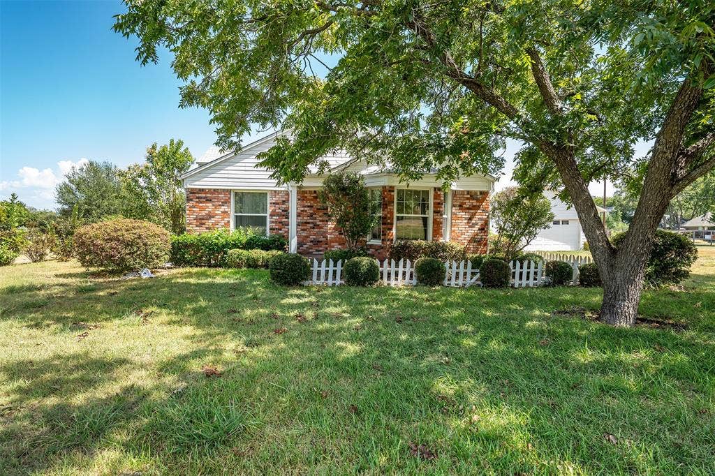 465 Southview Drive, Lucas, TX 75002 465 Southview Drive, Lucas, TX 75002