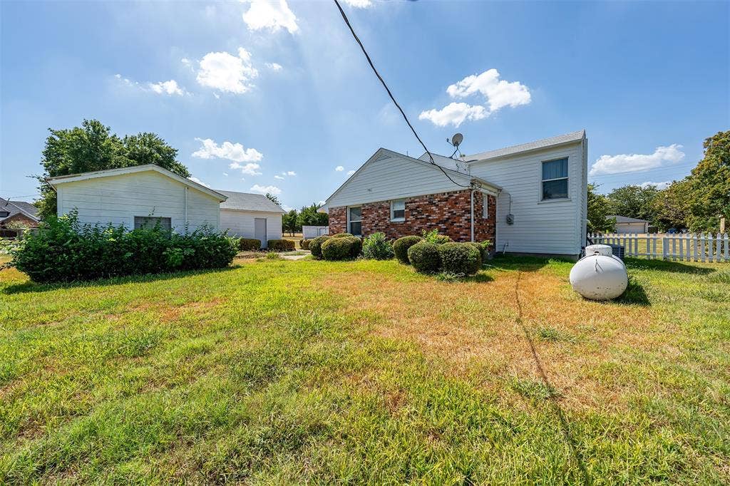 465 Southview Drive, Lucas, TX 75002 465 Southview Drive, Lucas, TX 75002