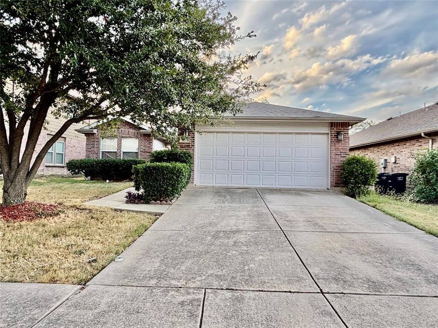 Property photo for 12629 Lost Prairie Drive, Fort Worth, TX