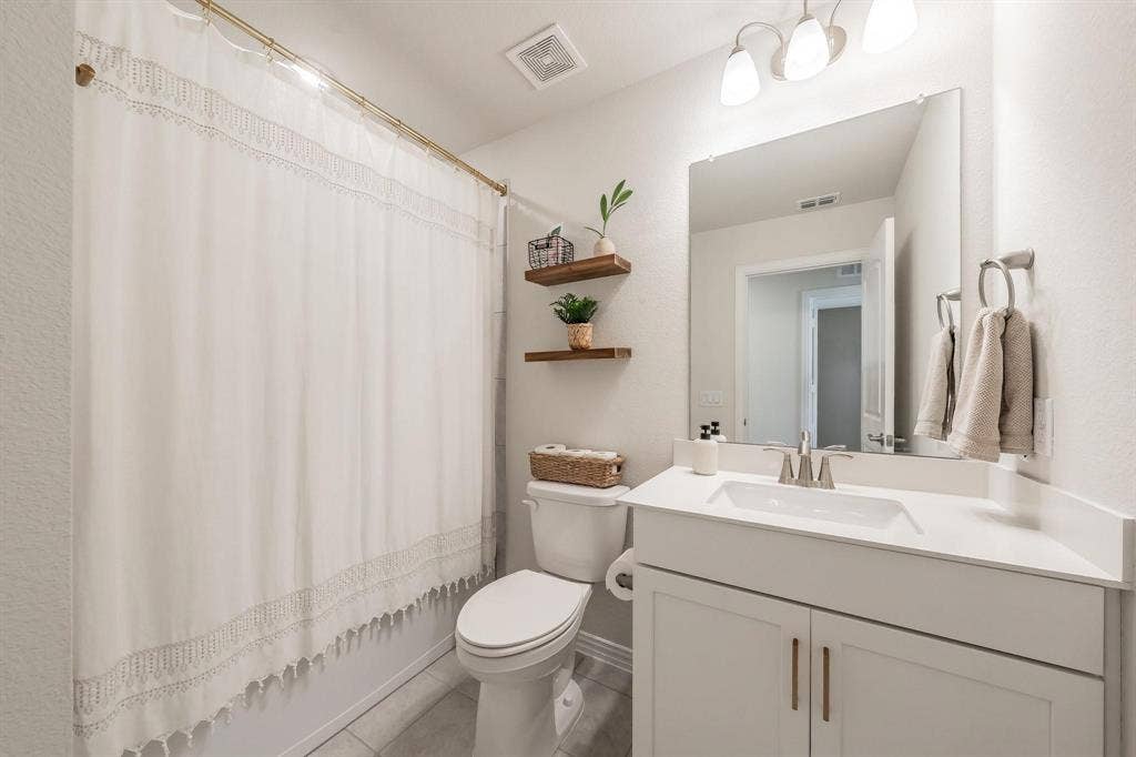 2725 Henson Lane, Garland, TX 75040 2725 Henson Lane, Garland, TX 75040