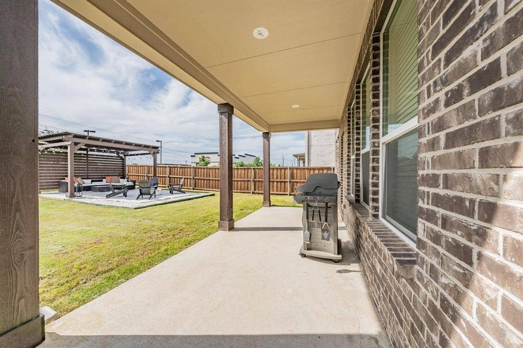 2725 Henson Lane, Garland, TX 75040 2725 Henson Lane, Garland, TX 75040