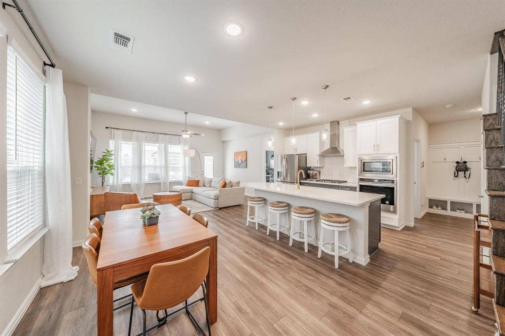 2725 Henson Lane, Garland, TX 75040 2725 Henson Lane, Garland, TX 75040