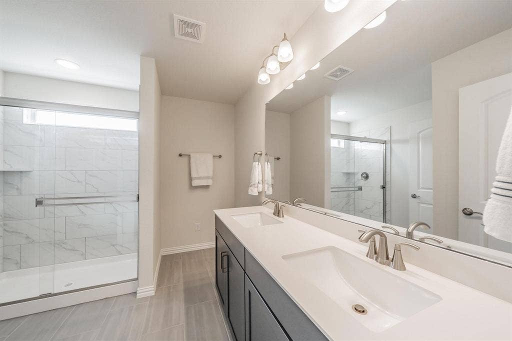 2725 Henson Lane, Garland, TX 75040 2725 Henson Lane, Garland, TX 75040