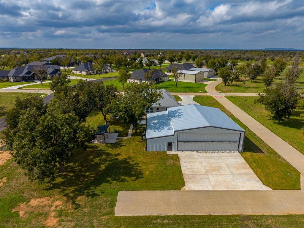 6015 Bonanza Drive, #D, Granbury, TX 76049