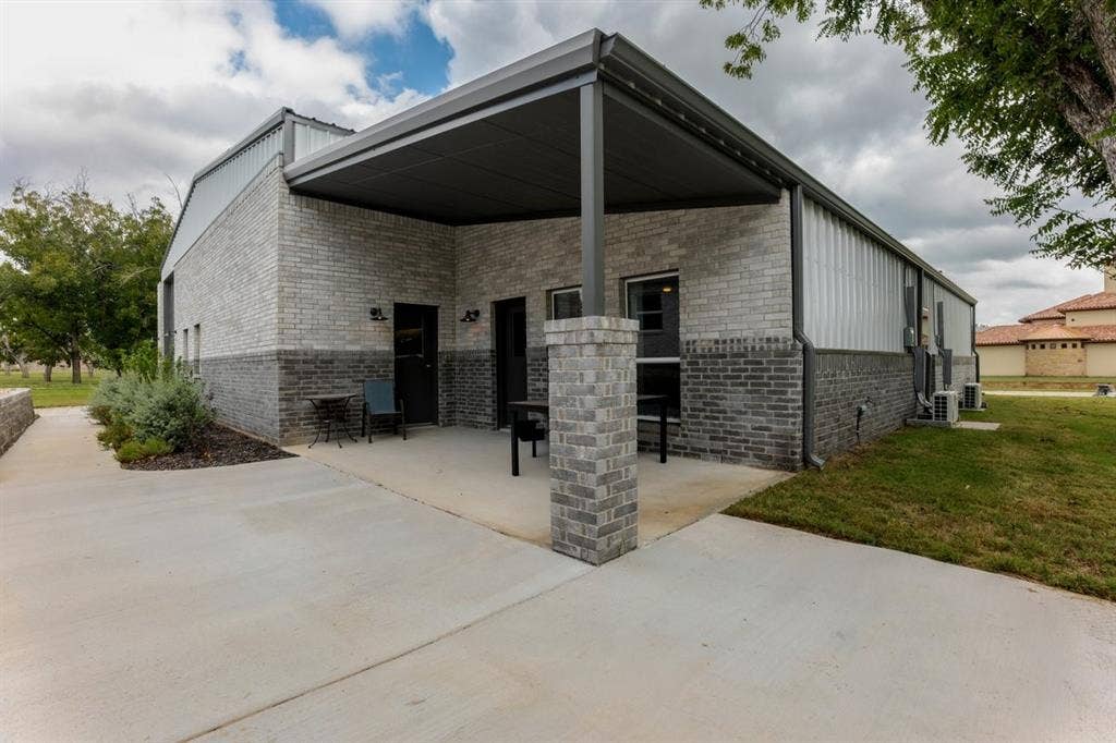 6015 Bonanza Drive, #D, Granbury, TX 76049