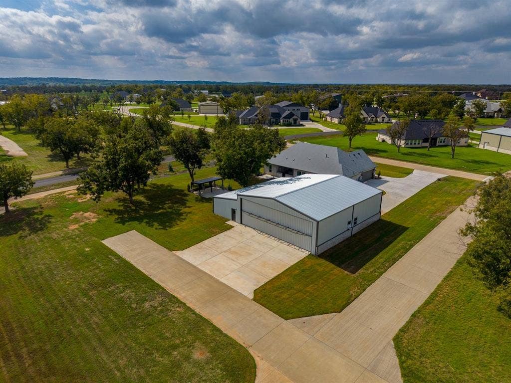 6015 Bonanza Drive, #D, Granbury, TX 76049