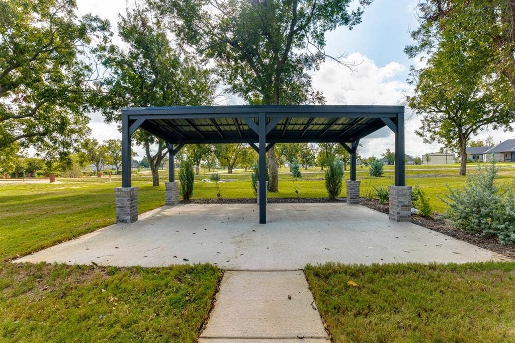 6015 Bonanza Drive, #D, Granbury, TX 76049
