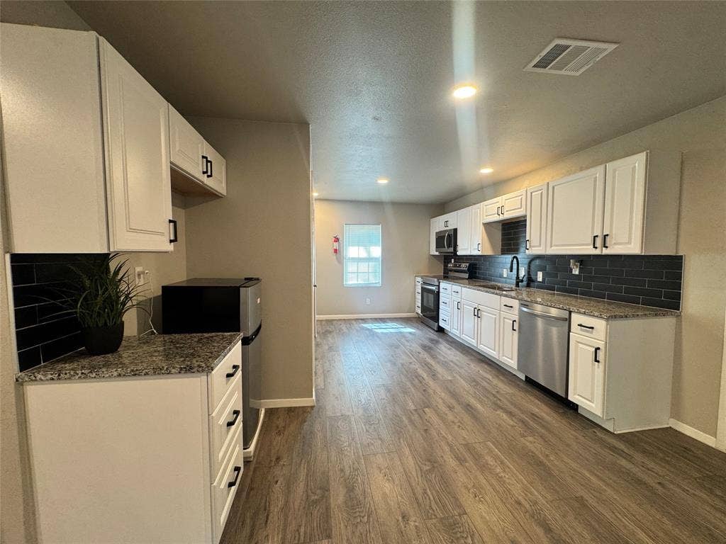 2707 Cross Street, Dallas, TX 75210 2707 Cross Street, Dallas, TX 75210