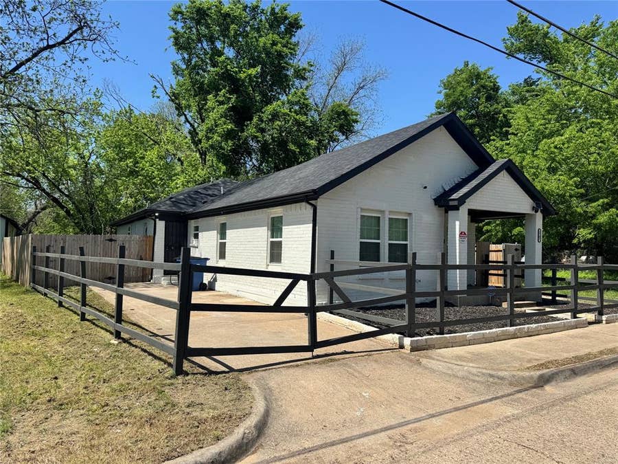 Property photo for 2707 Cross Street, Dallas, TX