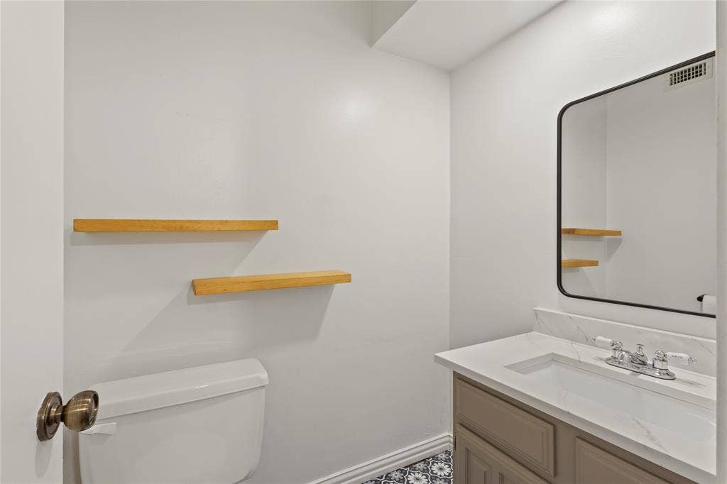 2908 Nova Drive, Garland, TX 75044 Half Bath