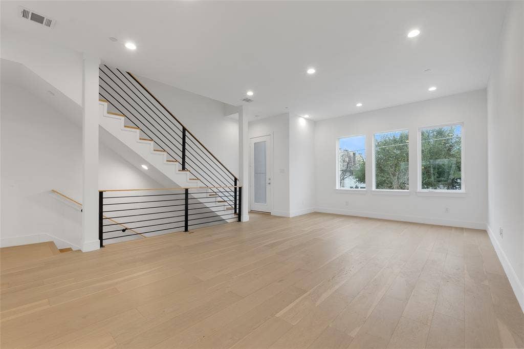 3915 N Hall Street, #101, Dallas, TX 75219 3915 N Hall Street, #101, Dallas, TX 75219