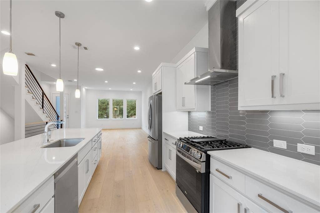 3915 N Hall Street, #101, Dallas, TX 75219 3915 N Hall Street, #101, Dallas, TX 75219