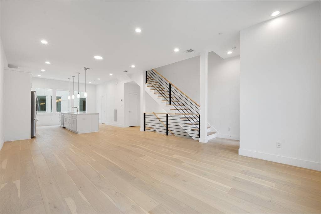 3915 N Hall Street, #101, Dallas, TX 75219 3915 N Hall Street, #101, Dallas, TX 75219