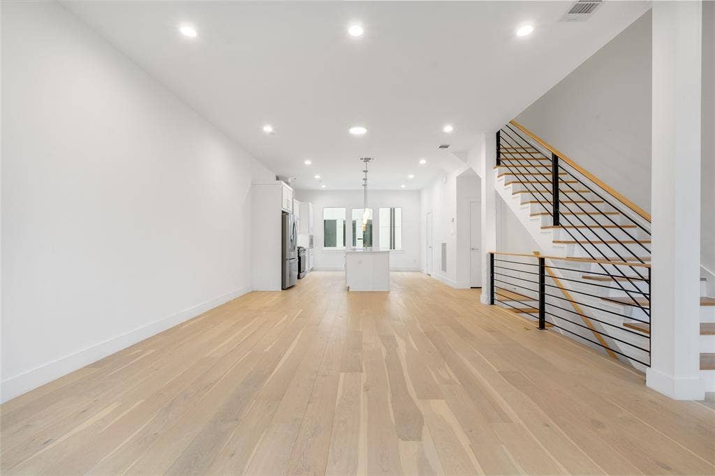 3915 N Hall Street, #101, Dallas, TX 75219 3915 N Hall Street, #101, Dallas, TX 75219