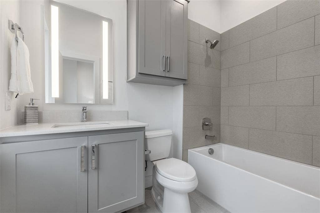 3915 N Hall Street, #302, Dallas, TX 75219 3915 N Hall Street, #302, Dallas, TX 75219
