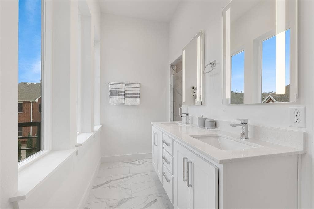 3915 N Hall Street, #302, Dallas, TX 75219 3915 N Hall Street, #302, Dallas, TX 75219