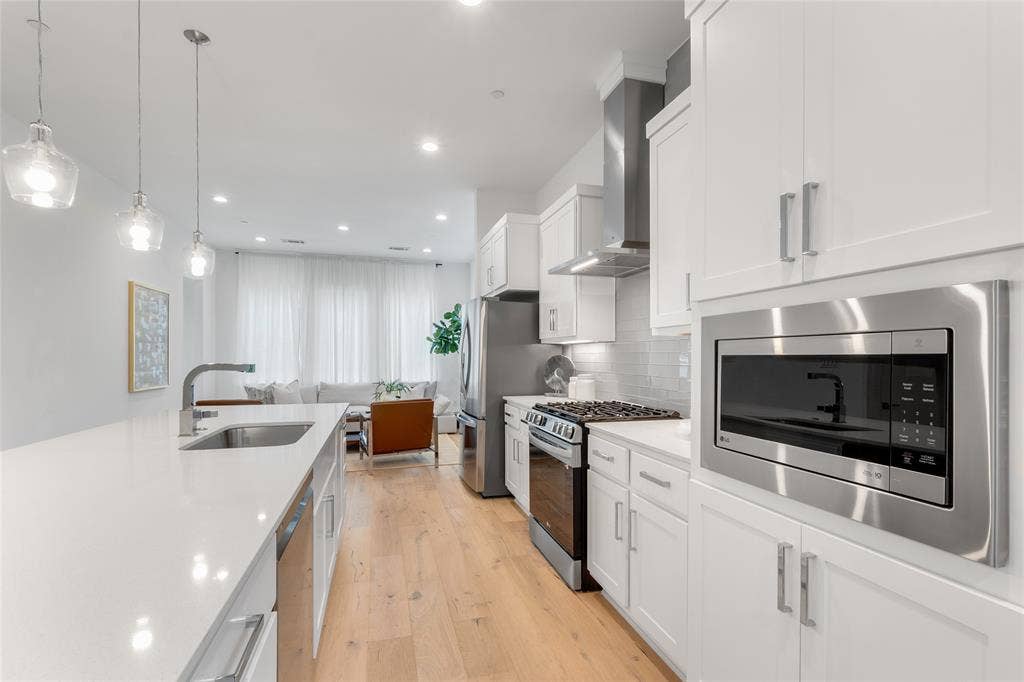 3915 N Hall Street, #302, Dallas, TX 75219 3915 N Hall Street, #302, Dallas, TX 75219