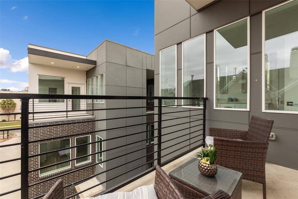 3915 N Hall Street, #302, Dallas, TX 75219 3915 N Hall Street, #302, Dallas, TX 75219