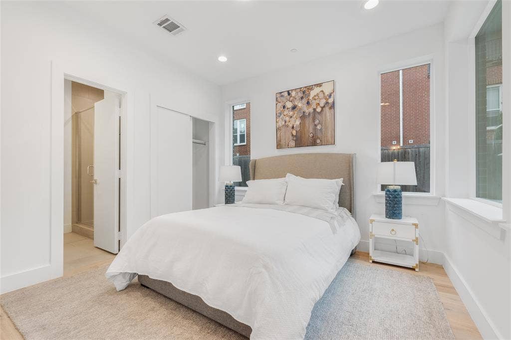 3915 N Hall Street, #302, Dallas, TX 75219 3915 N Hall Street, #302, Dallas, TX 75219