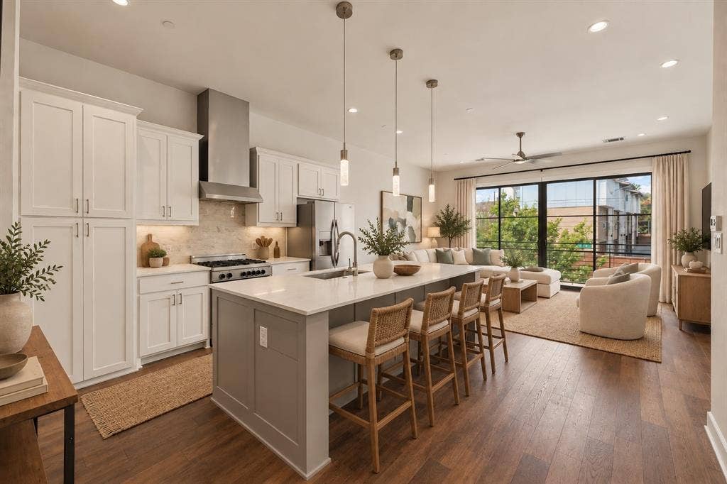 5122 Capitol Avenue, #103, Dallas, TX 75206 Virtually staged