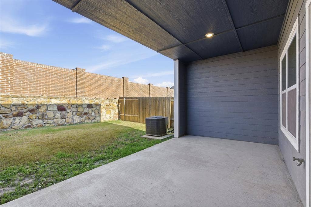 402 Marsh Lane, Princeton, TX 75407
