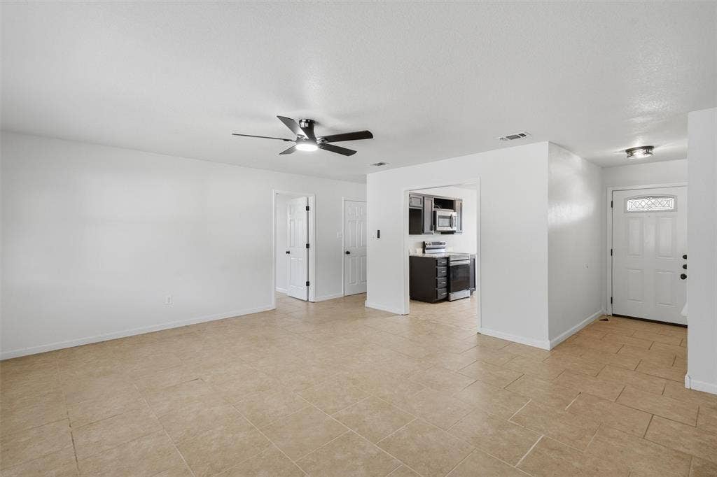 706 Shady Grove Drive, Granbury, TX 76049