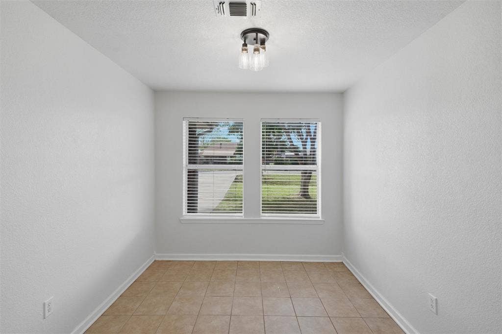 706 Shady Grove Drive, Granbury, TX 76049