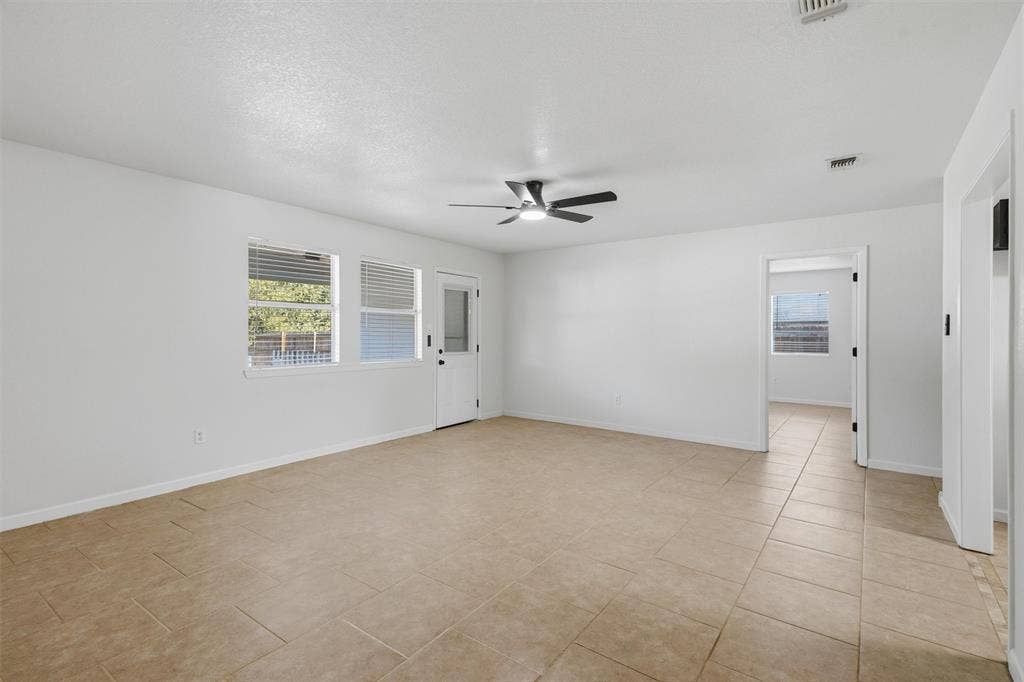 706 Shady Grove Drive, Granbury, TX 76049