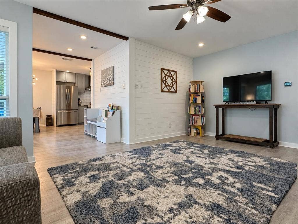 8405 Creekwood Drive, Dallas, TX 75228 8405 Creekwood Drive, Dallas, TX 75228
