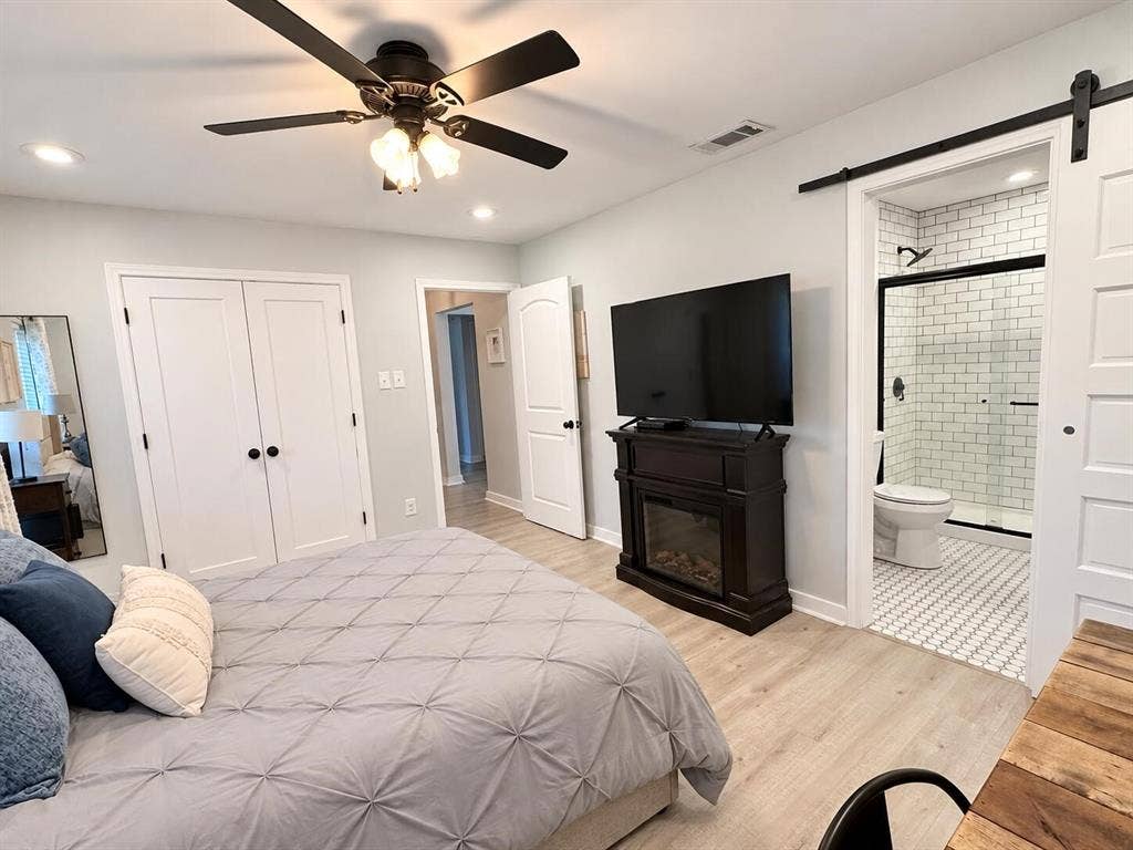 8405 Creekwood Drive, Dallas, TX 75228 8405 Creekwood Drive, Dallas, TX 75228