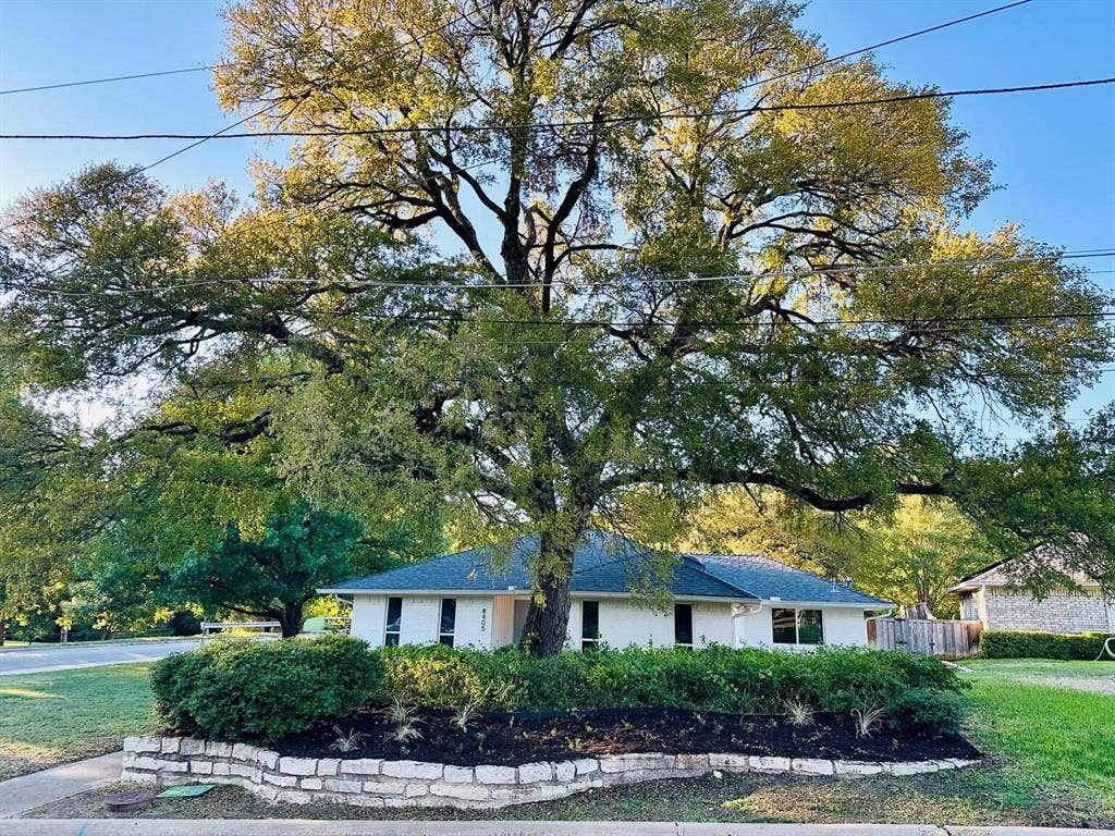 8405 Creekwood Drive, Dallas, TX 75228 8405 Creekwood Drive, Dallas, TX 75228