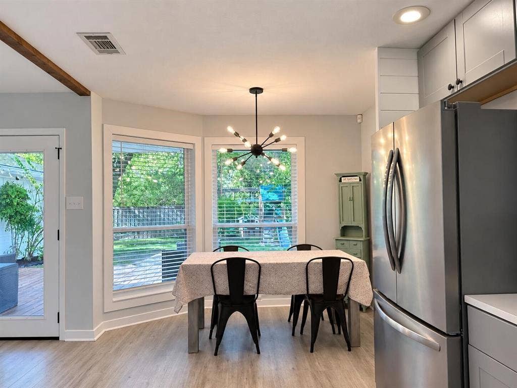 8405 Creekwood Drive, Dallas, TX 75228 8405 Creekwood Drive, Dallas, TX 75228