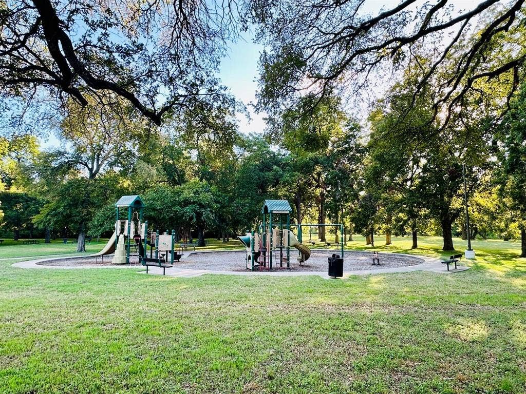 8405 Creekwood Drive, Dallas, TX 75228 8405 Creekwood Drive, Dallas, TX 75228