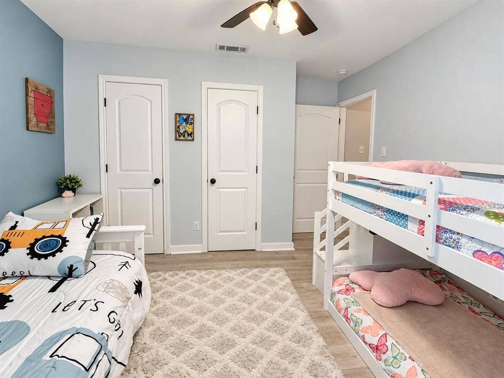 8405 Creekwood Drive, Dallas, TX 75228 8405 Creekwood Drive, Dallas, TX 75228