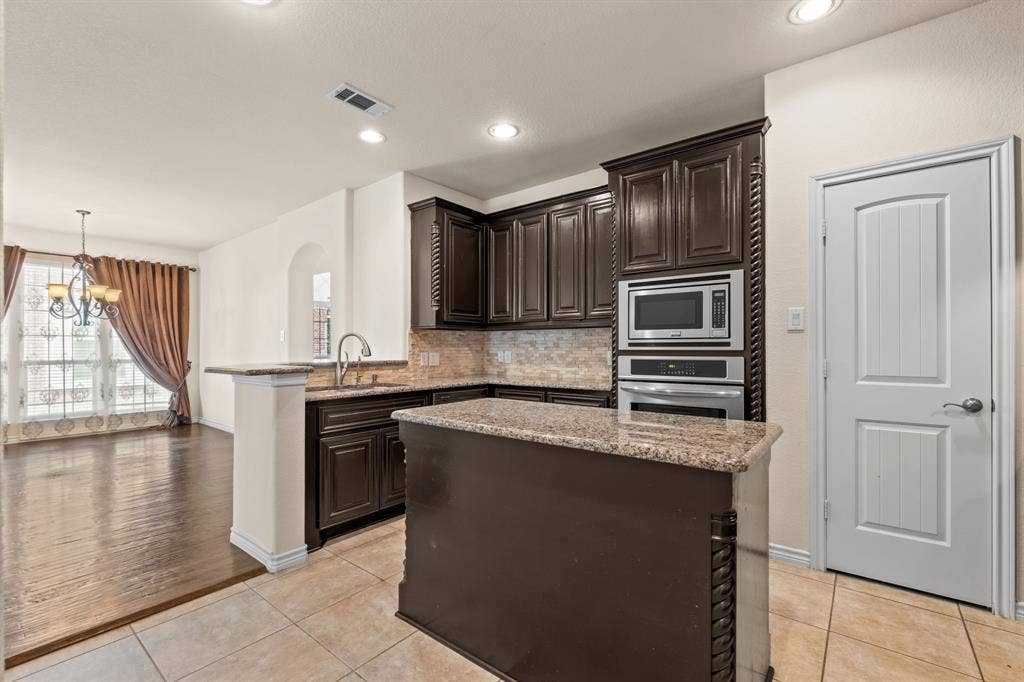 10437 Chantry Lane, Frisco, TX 75035 10437 Chantry Lane, Frisco, TX 75035