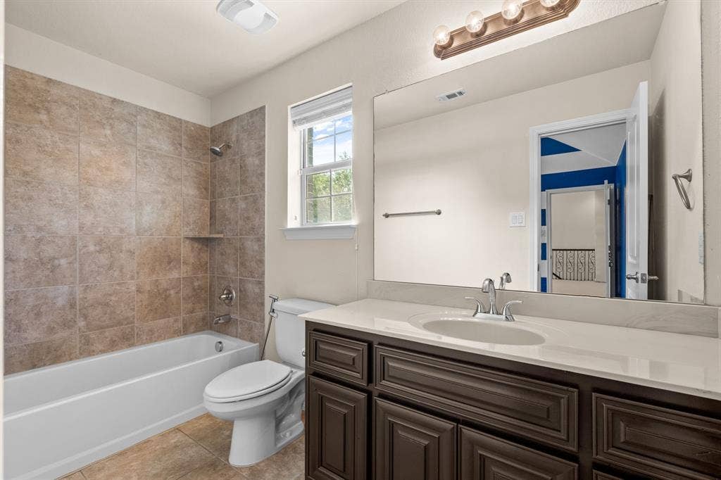10437 Chantry Lane, Frisco, TX 75035 10437 Chantry Lane, Frisco, TX 75035