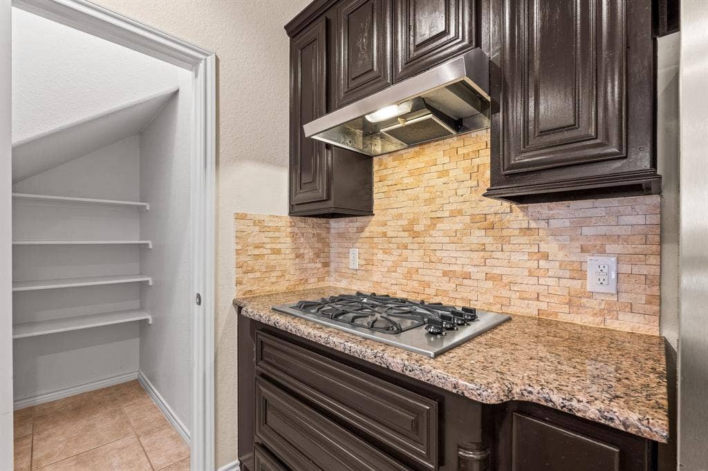 10437 Chantry Lane, Frisco, TX 75035 10437 Chantry Lane, Frisco, TX 75035